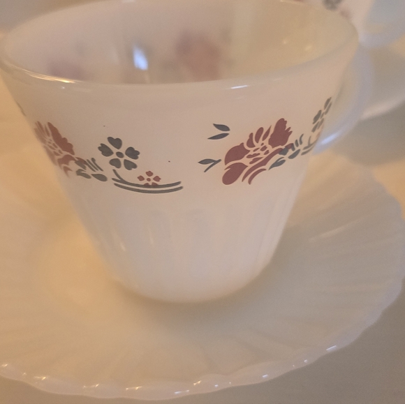Vintage Termocrisa Mexico Opaque milk glass teacup and saucer Set - Picture 5 of 14